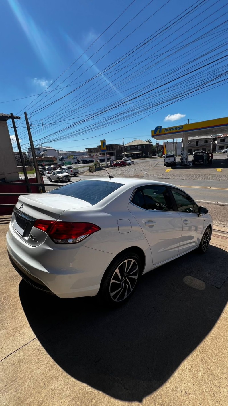 C4 LOUNGE  - 2017 - VACARIA