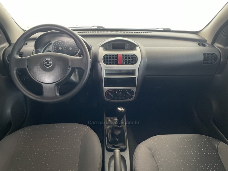 CORSA 1.4 MPFI PREMIUM SEDAN 8V FLEX 4P MANUAL - 2011 - PAROBé
