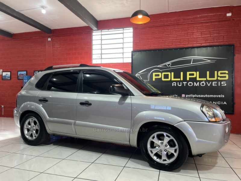 TUCSON 2.0 MPFI GL 16V 142CV 2WD GASOLINA 4P MANUAL - 2010 - CAXIAS DO SUL