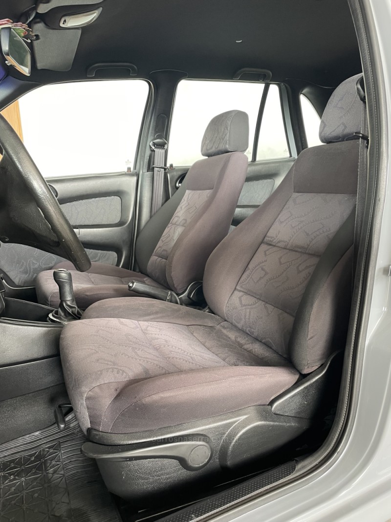 GOL 2.0 MI 8V GASOLINA 4P MANUAL - 2000 - PAROBé