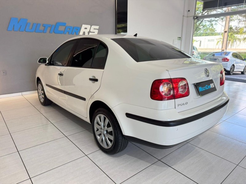 POLO SEDAN 1.6 8V GASOLINA 4P MANUAL - 2010 - ESTâNCIA VELHA