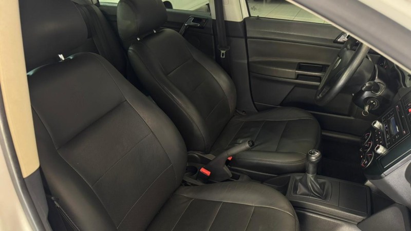 POLO SEDAN 1.6 8V GASOLINA 4P MANUAL - 2010 - ESTâNCIA VELHA