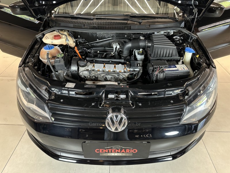 VOYAGE 1.6 MI 8V FLEX 4P MANUAL - 2014 - SAPIRANGA