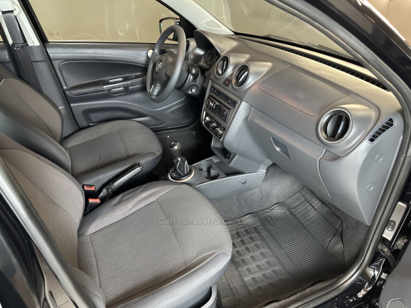 VOYAGE 1.6 MI 8V FLEX 4P MANUAL - 2014 - SAPIRANGA