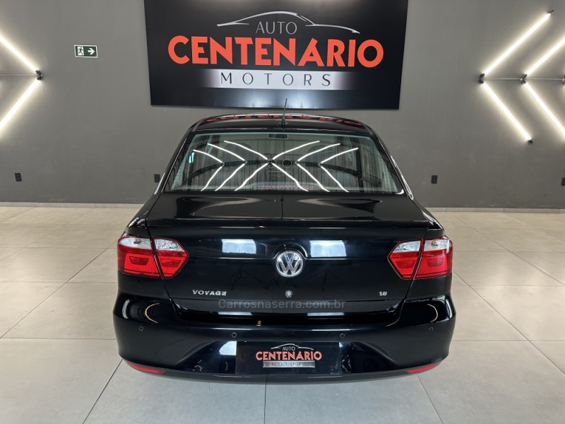 VOYAGE 1.6 MI 8V FLEX 4P MANUAL - 2014 - SAPIRANGA