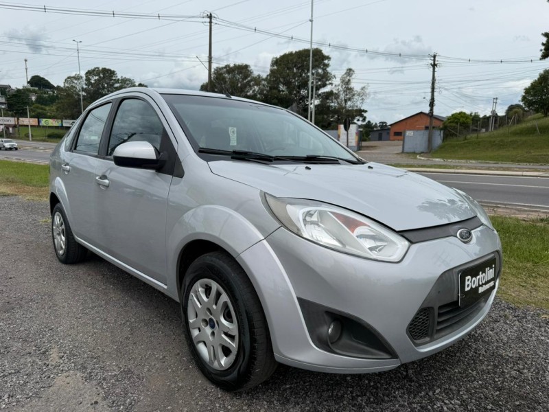 FIESTA 1.6 ROCAM SE SEDAN 8V FLEX 4P MANUAL - 2014 - FARROUPILHA