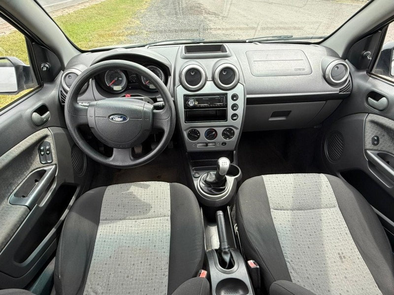 FIESTA 1.6 ROCAM SE SEDAN 8V FLEX 4P MANUAL - 2014 - FARROUPILHA