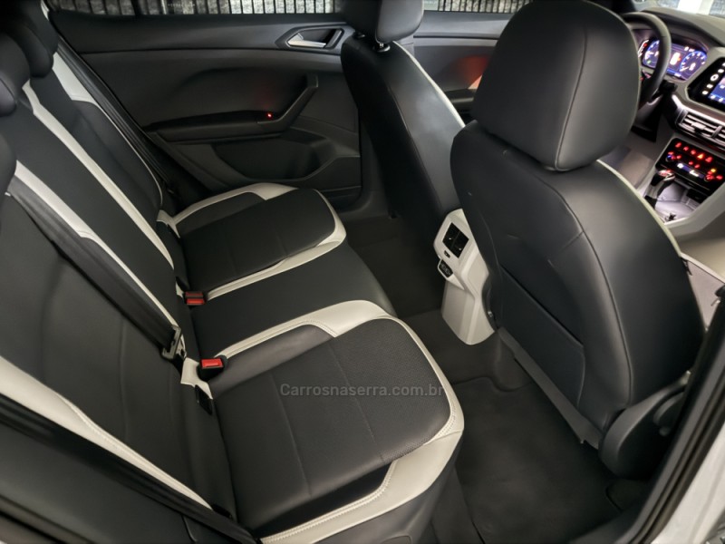 T-CROSS 1.4 HIGHLINE TSI 16V FLEX 4P AUTOMÁTICO - 2020 - CAXIAS DO SUL