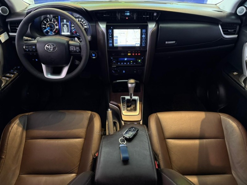 HILUX SW4 2.8 SRX 4X4 16V TURBO INTERCOOLER DIESEL 4P AUTOMÁTICO - 2018 - SãO LEOPOLDO