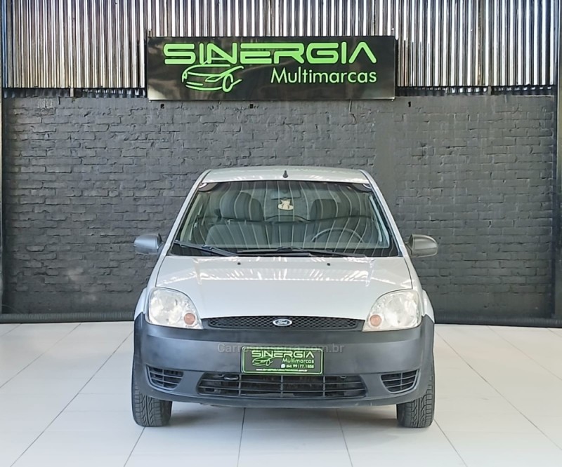 FIESTA 1.0 MPI PERSONNALITÉ 8V GASOLINA 4P MANUAL - 2006 - CAXIAS DO SUL