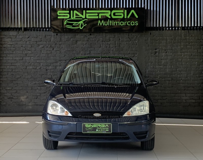 FOCUS 1.6 8V GASOLINA 4P MANUAL - 2004 - CAXIAS DO SUL