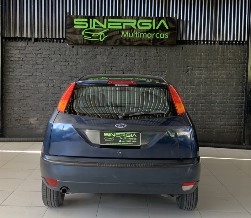 FOCUS 1.6 8V GASOLINA 4P MANUAL - 2004 - CAXIAS DO SUL