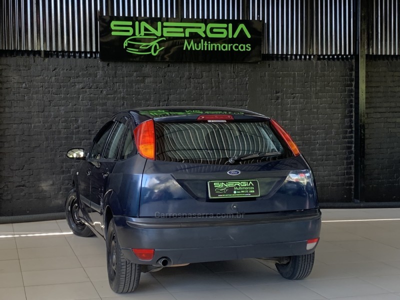 FOCUS 1.6 8V GASOLINA 4P MANUAL - 2004 - CAXIAS DO SUL
