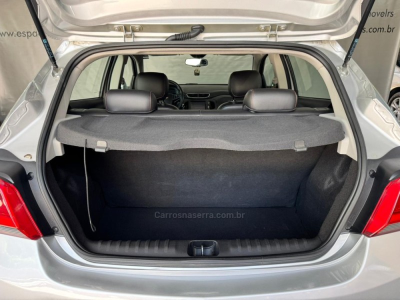 ONIX 1.4 MPFI LTZ 8V FLEX 4P MANUAL - 2017 - NOVA PRATA