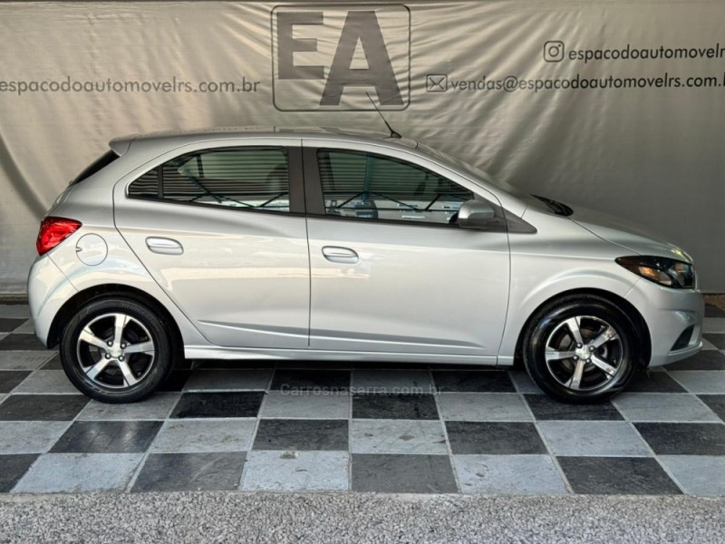 ONIX 1.4 MPFI LTZ 8V FLEX 4P MANUAL - 2017 - NOVA PRATA
