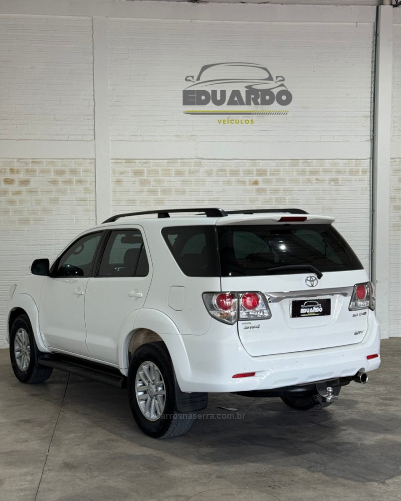 HILUX SW4 3.0 SRV 4X4 7 LUGARES 16V TURBO INTERCOOLER DIESEL 4P AUTOMÁTICO - 2015 - ARROIO DO MEIO