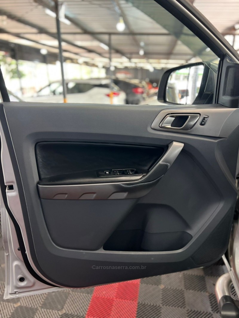 RANGER 2.5 XLT 4X2 CD 16V FLEX 4P MANUAL - 2018 - PASSO FUNDO