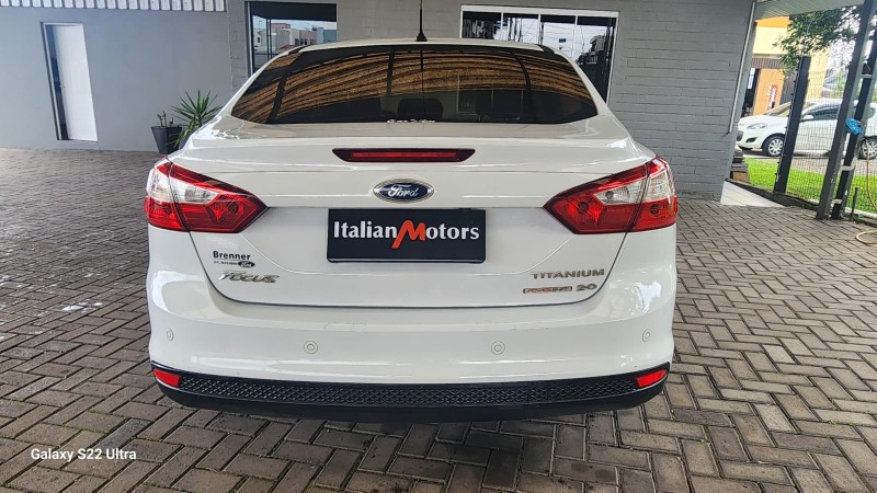 FOCUS 2.0 TITANIUM SEDAN 16V FLEX 4P AUTOMÁTICO - 2015 - CAXIAS DO SUL