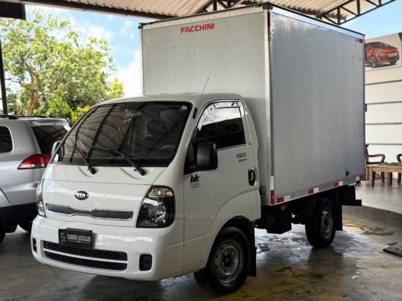 BONGO 2.5 K-2500 4X2 CS TURBO DIESEL 2P MANUAL - 2016 - PAROBé