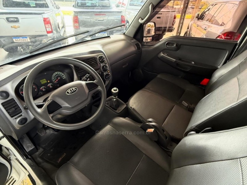 BONGO 2.5 K-2500 4X2 CS TURBO DIESEL 2P MANUAL - 2016 - PAROBé