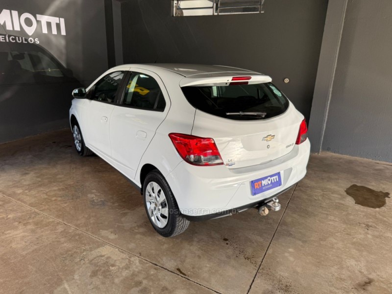 ONIX 1.4 MPFI LT 8V FLEX 4P MANUAL - 2015 - MUçUM