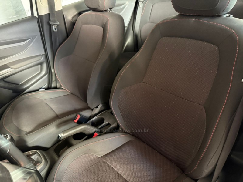 ONIX 1.4 MPFI LT 8V FLEX 4P MANUAL - 2015 - MUçUM