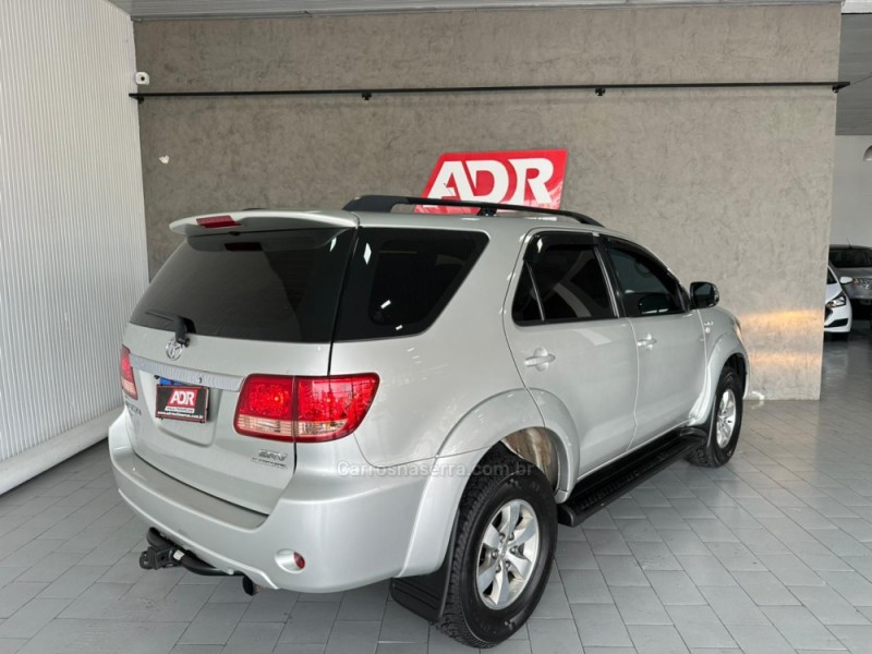 HILUX SW4 3.0 SRV 4X4 16V TURBO INTERCOOLER DIESEL 4P MANUAL - 2006 - CAXIAS DO SUL