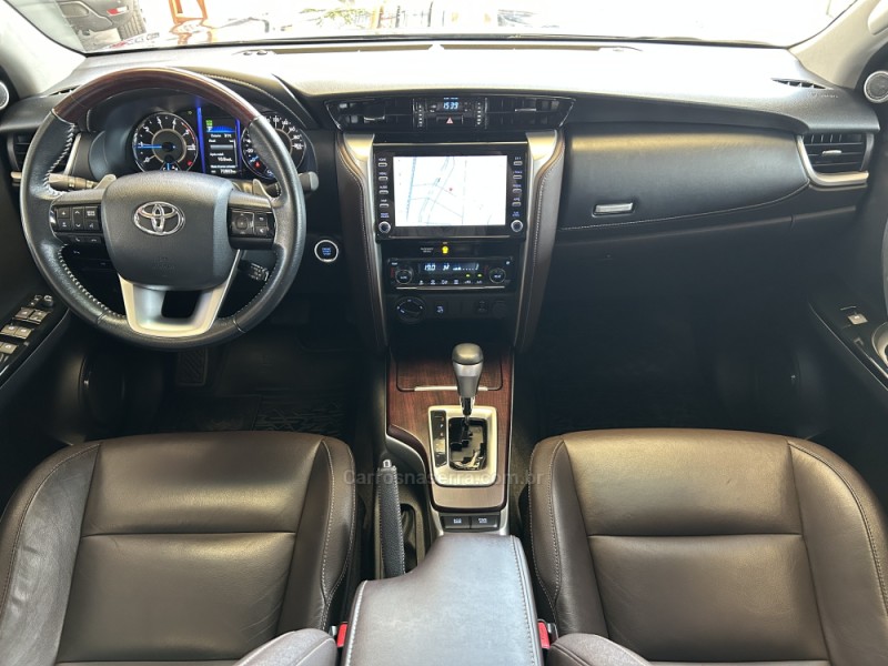 HILUX SW4 2.8 4X4 SRX PLATINUM TURBO DIESEL 4P AUTOMÁTICO - 2020 - NOVO HAMBURGO