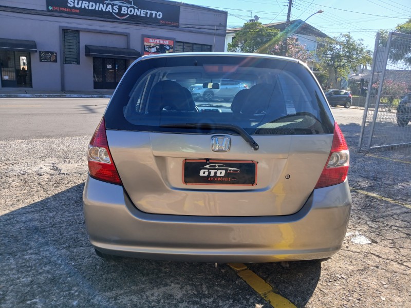 FIT 1.4 LXL 8V GASOLINA 4P AUTOMÁTICO - 2005 - FARROUPILHA