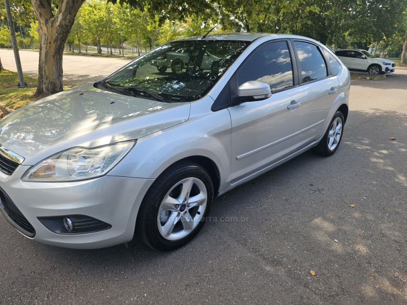 FOCUS 1.6 SE PLUS 16V FLEX 4P MANUAL - 2013 - BENTO GONçALVES