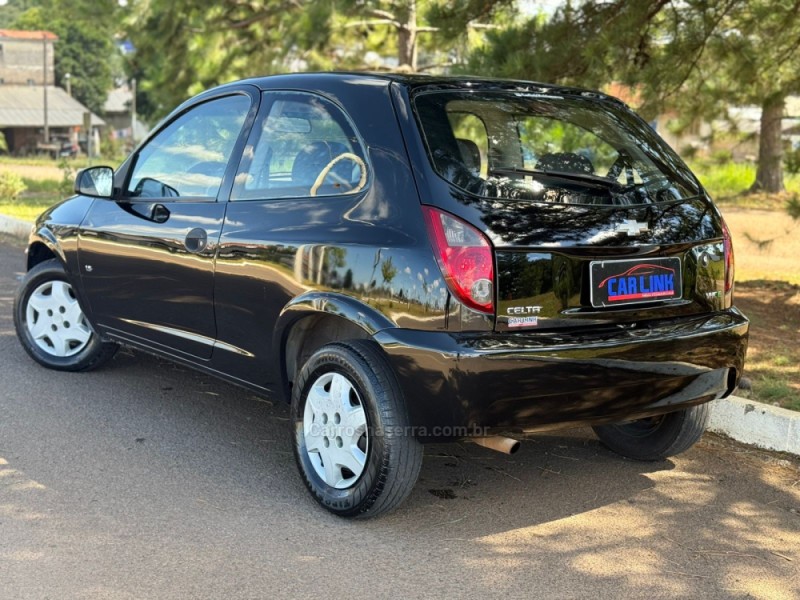 CELTA 1.0 MPFI LIFE 8V FLEX 2P MANUAL - 2012 - VACARIA