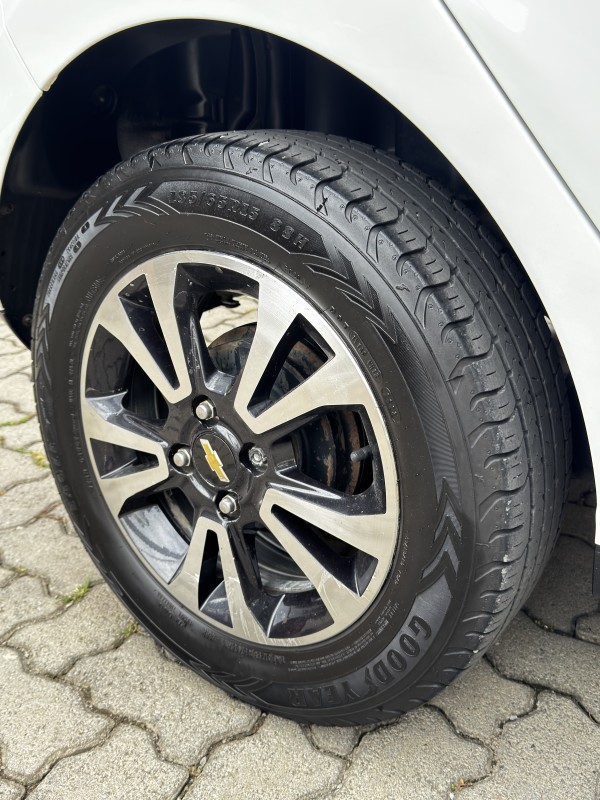 ONIX 1.4 MPFI LTZ 8V FLEX 4P MANUAL - 2014 - CAXIAS DO SUL