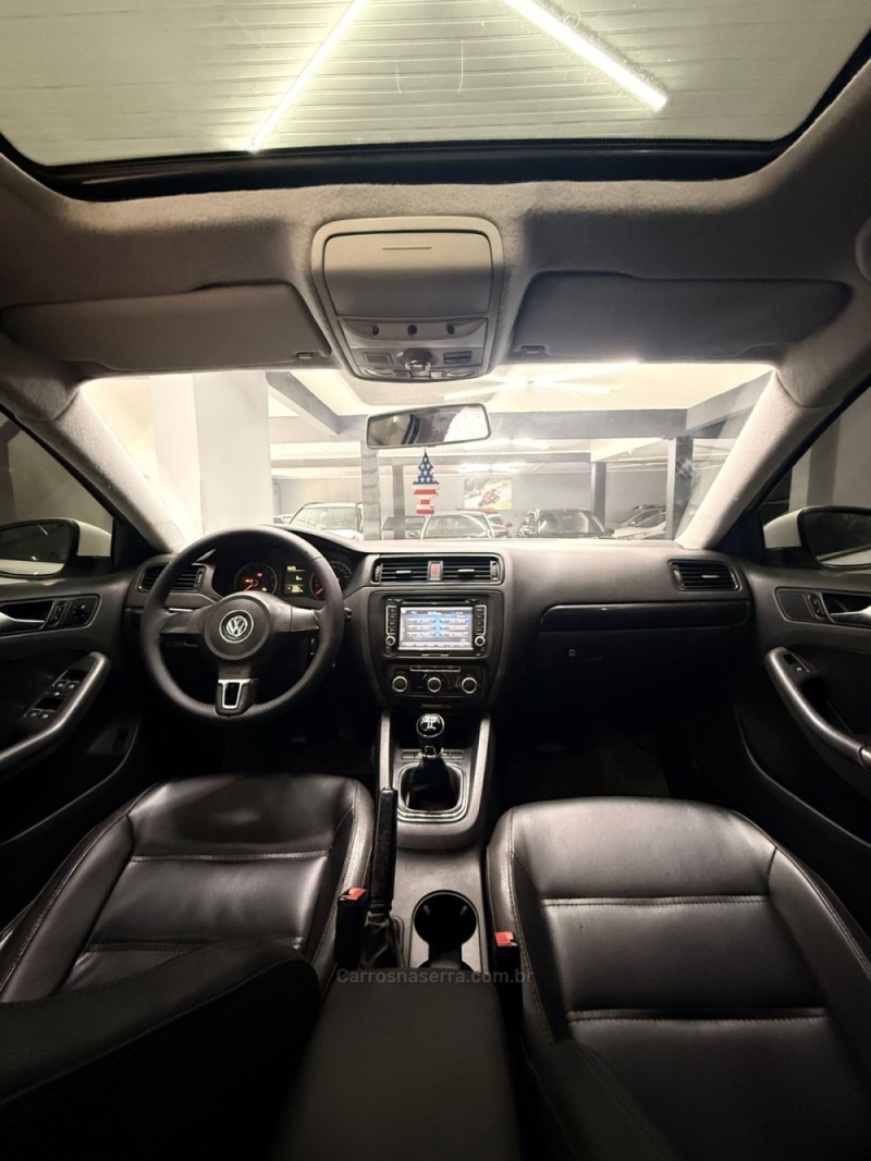 JETTA 2.0 COMFORTLINE FLEX 4P MANUAL - 2012 - CAXIAS DO SUL