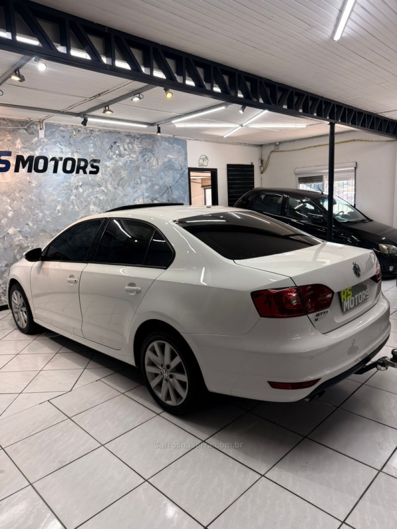 JETTA 2.0 COMFORTLINE FLEX 4P MANUAL - 2012 - CAXIAS DO SUL