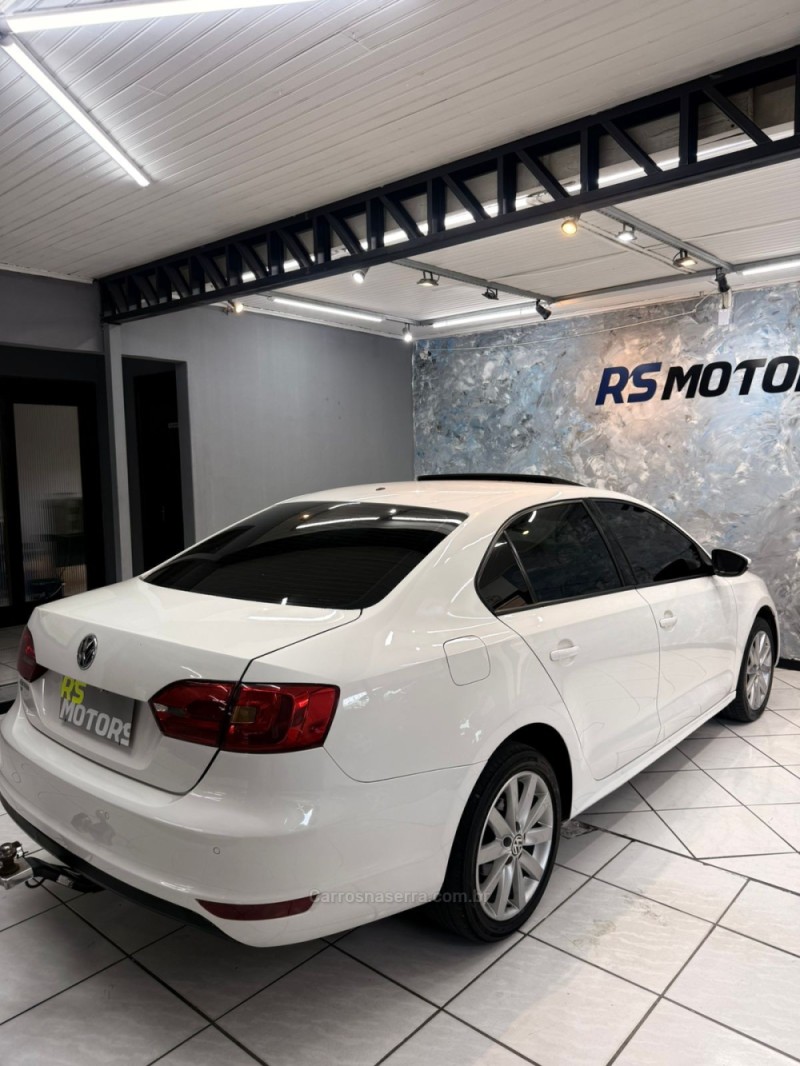 JETTA 2.0 COMFORTLINE FLEX 4P MANUAL - 2012 - CAXIAS DO SUL