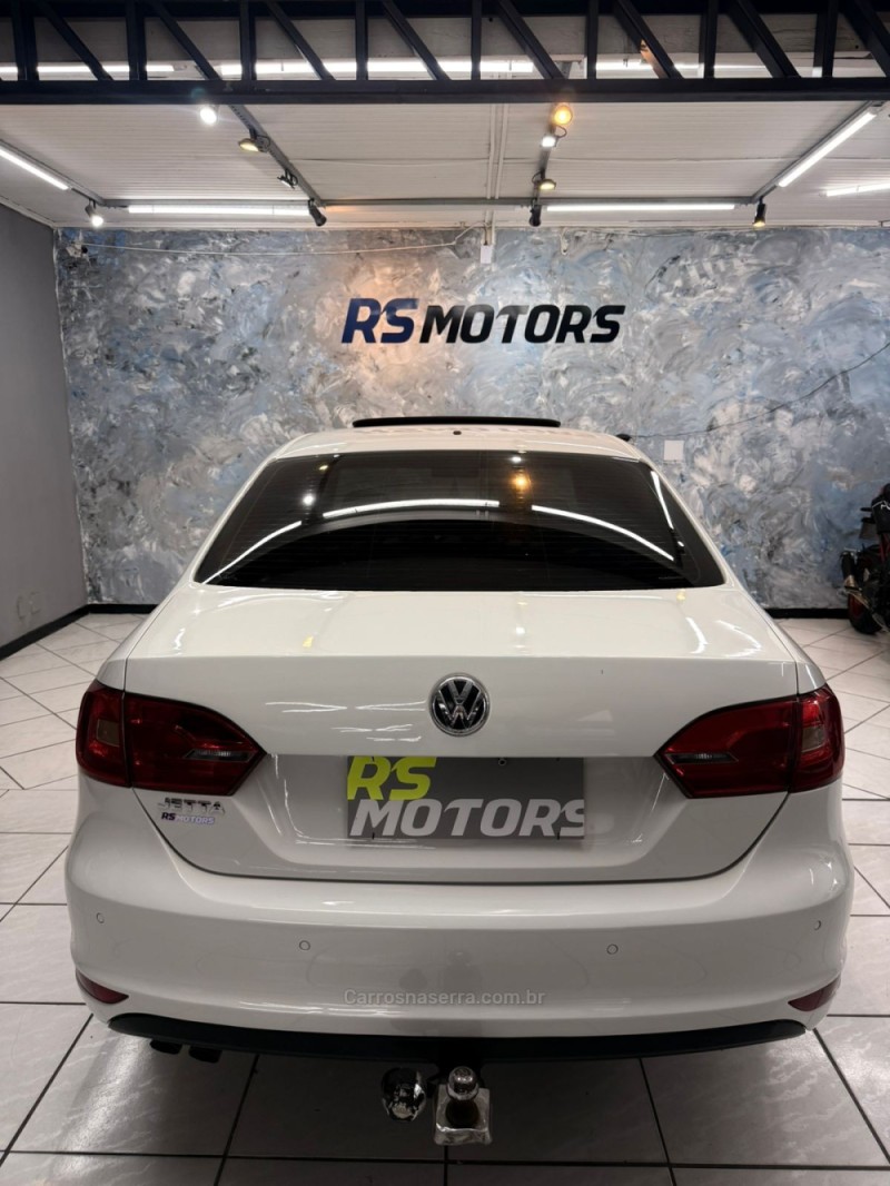 JETTA 2.0 COMFORTLINE FLEX 4P MANUAL - 2012 - CAXIAS DO SUL
