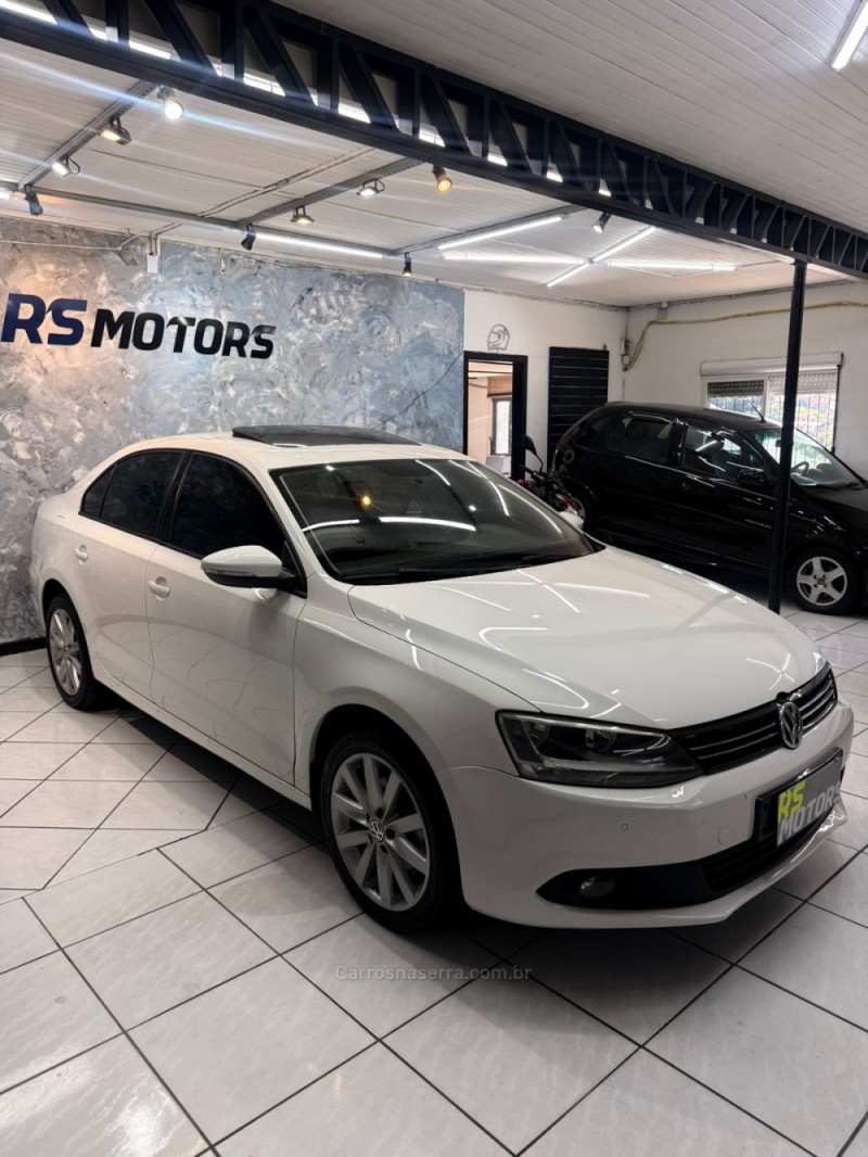 JETTA 2.0 COMFORTLINE FLEX 4P MANUAL - 2012 - CAXIAS DO SUL