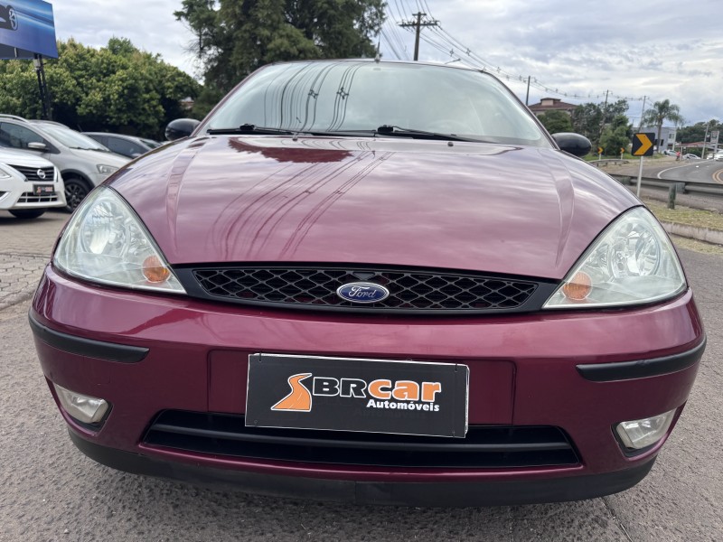 FOCUS 1.6 8V GASOLINA 4P MANUAL - 2005 - DOIS IRMãOS