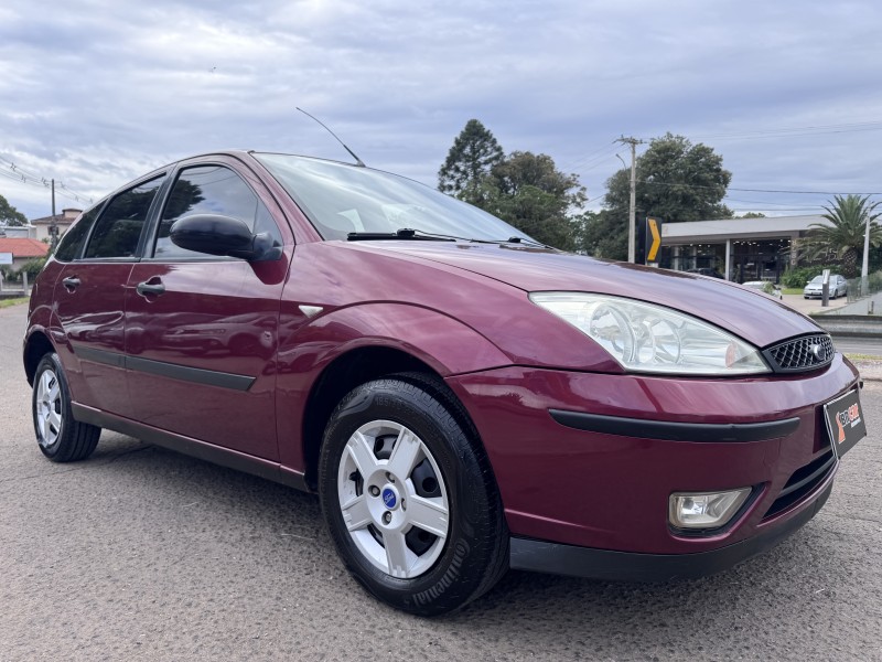 FOCUS 1.6 8V GASOLINA 4P MANUAL - 2005 - DOIS IRMãOS