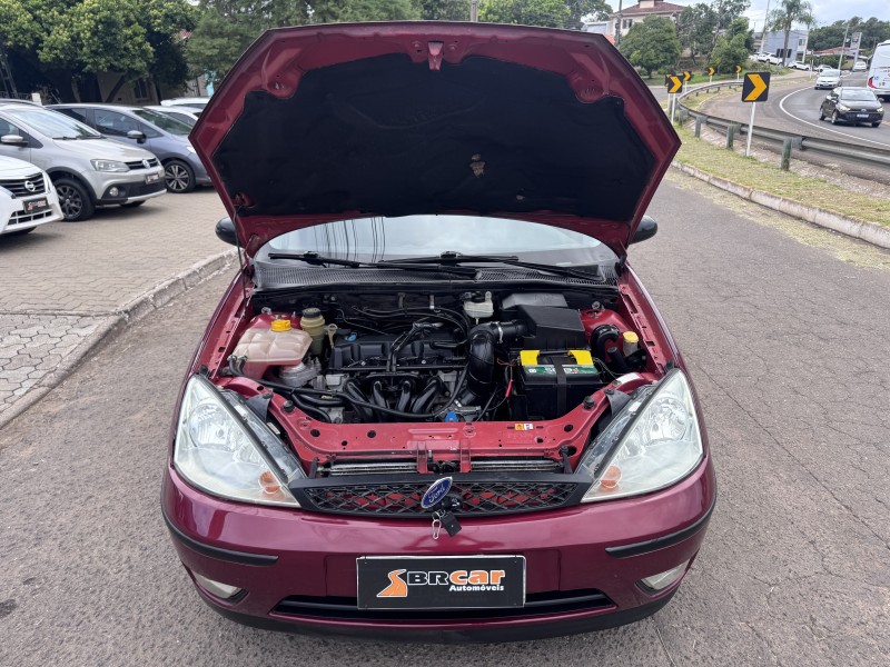 FOCUS 1.6 8V GASOLINA 4P MANUAL - 2005 - DOIS IRMãOS