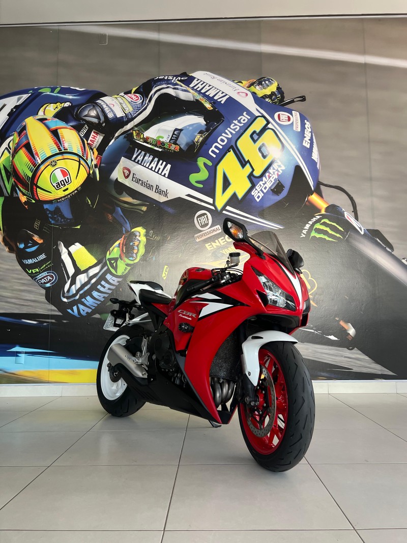 CBR 1000RR FIREBLADE - 2012 - PASSO FUNDO