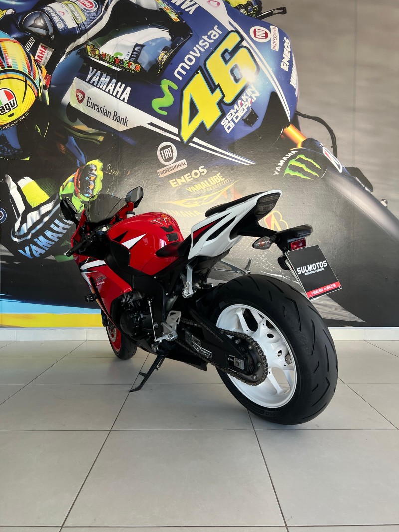 CBR 1000RR FIREBLADE - 2012 - PASSO FUNDO