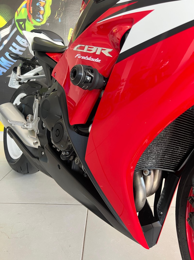 CBR 1000RR FIREBLADE - 2012 - PASSO FUNDO
