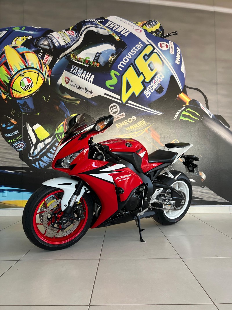 CBR 1000RR FIREBLADE - 2012 - PASSO FUNDO