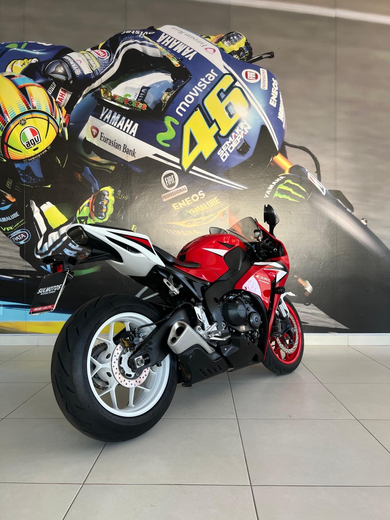 CBR 1000RR FIREBLADE - 2012 - PASSO FUNDO