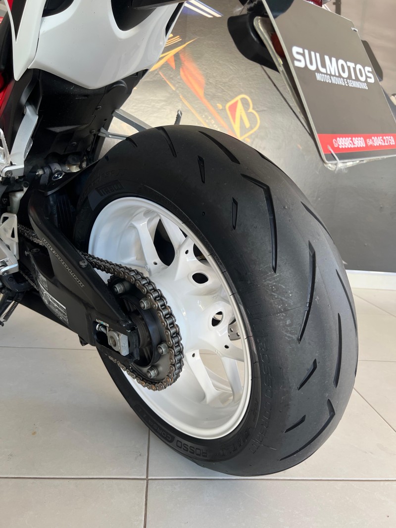 CBR 1000RR FIREBLADE - 2012 - PASSO FUNDO