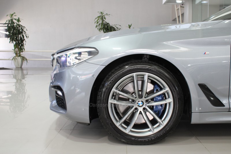 530I 2.0 M SPORT 16V TURBO GASOLINA 4P AUTOMÁTICO - 2018 - CAXIAS DO SUL