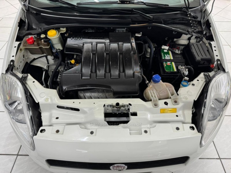 PUNTO 1.4 ATTRACTIVE ITALIA 8V FLEX 4P MANUAL - 2011 - CAXIAS DO SUL