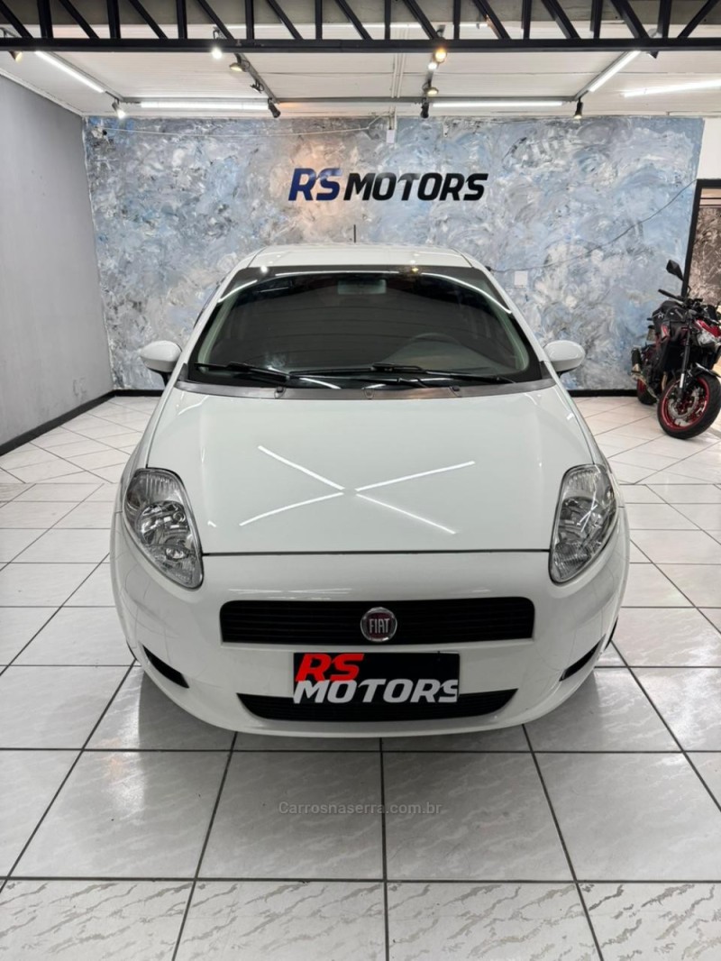PUNTO 1.4 ATTRACTIVE ITALIA 8V FLEX 4P MANUAL - 2011 - CAXIAS DO SUL