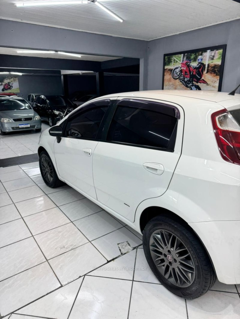 PUNTO 1.4 ATTRACTIVE ITALIA 8V FLEX 4P MANUAL - 2011 - CAXIAS DO SUL